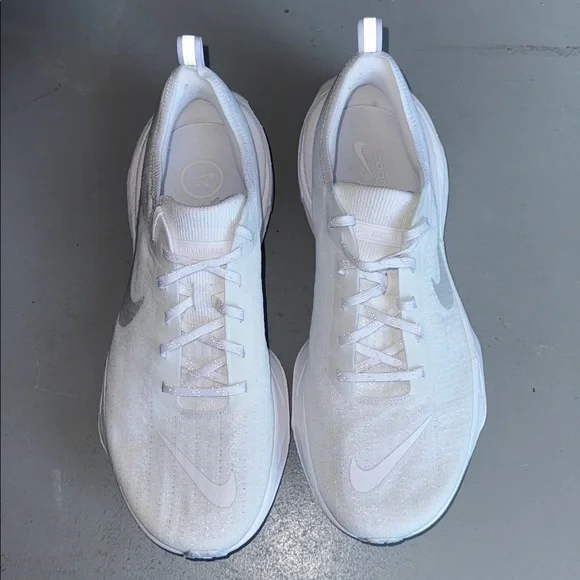 Nike Men's White Invincible 3 Running Sneakers - Picture 3 of 5